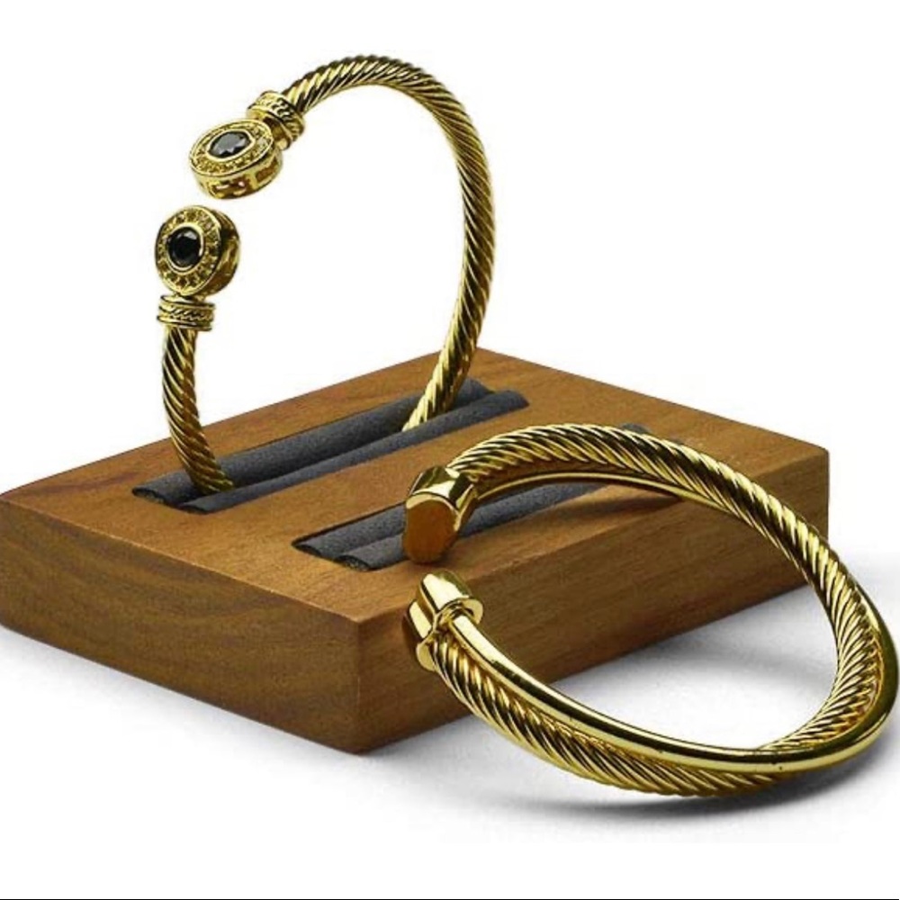 NWOT Solid wood bracelet display tray